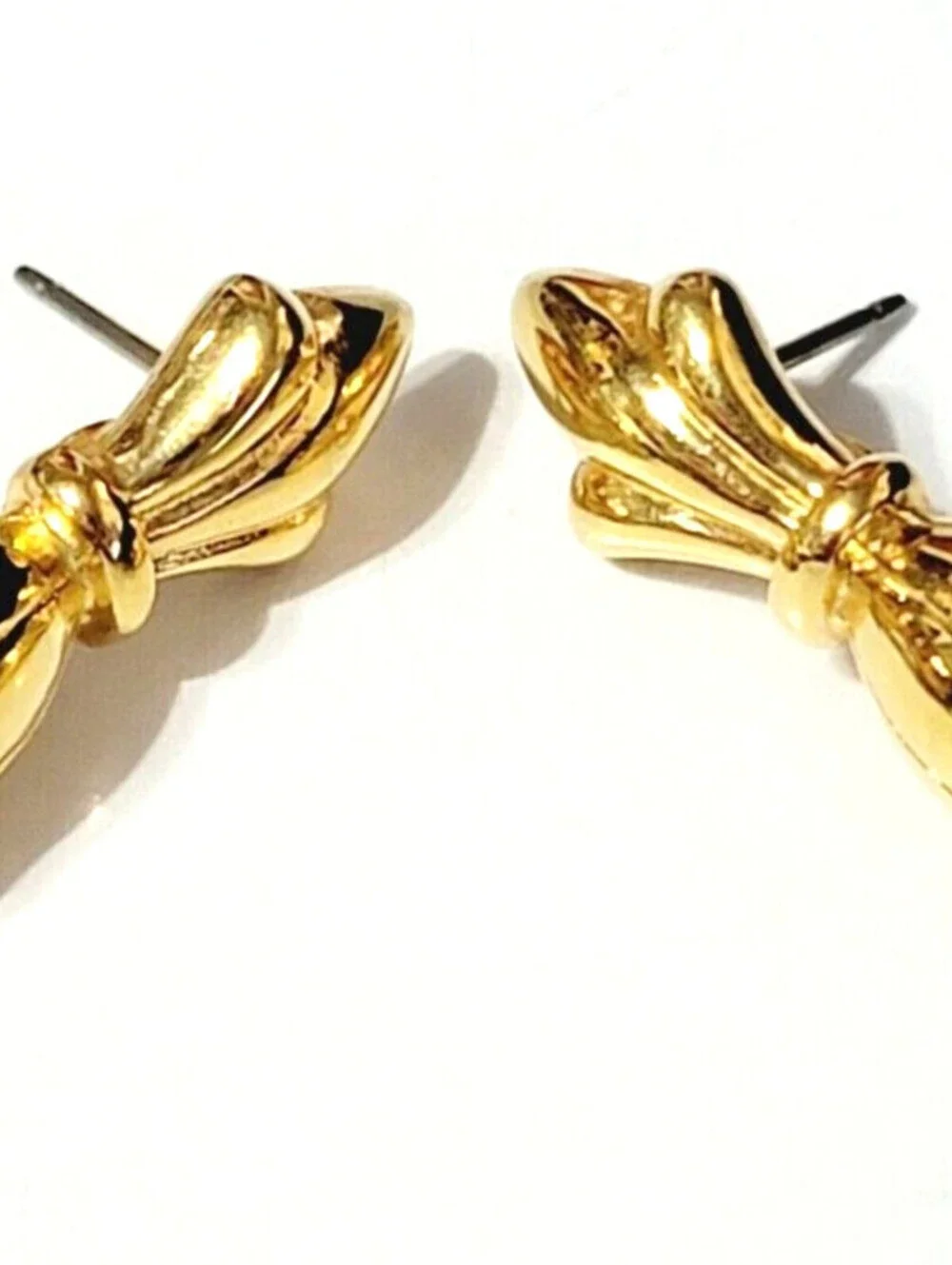 Premier Designs Torch Dangle Pierced Earrings Black Gold-tone Designer kp-8